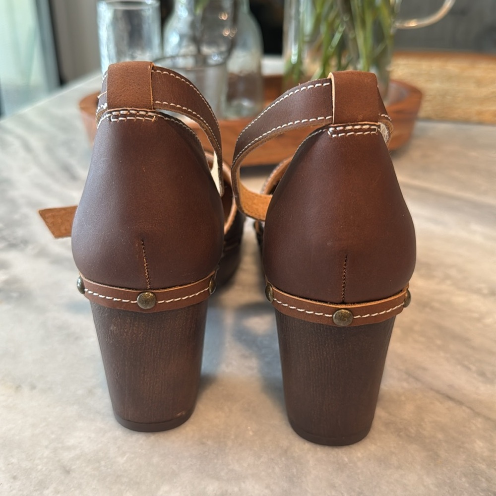 Stylish Brown Women's Shoes - Picture 3 of 4